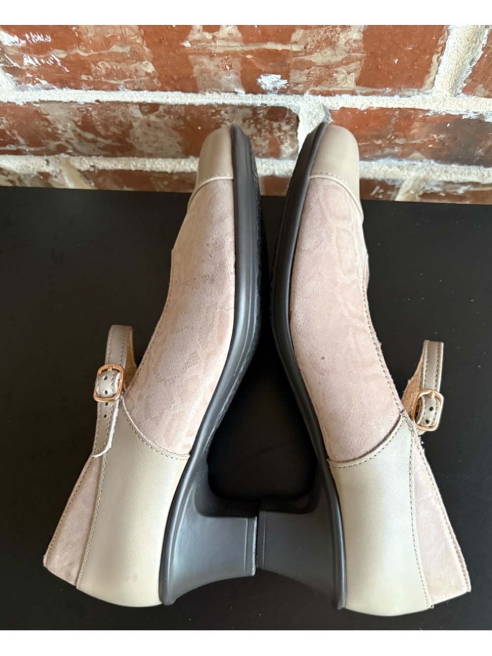 SAS Isabel Mary Jane Heels Taupe Snake Leather Pumps Size 8.5 Wide - Picture 12 of 13